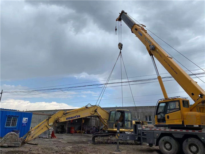 鸡泽县25吨吊车的工作半径是多少？